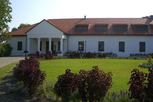 Willkommen im Sarlspuszta Club Hotel in Ungarn