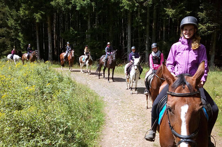 Kinder Reiterferien, Reiturlaub auf dem Reiterhof
